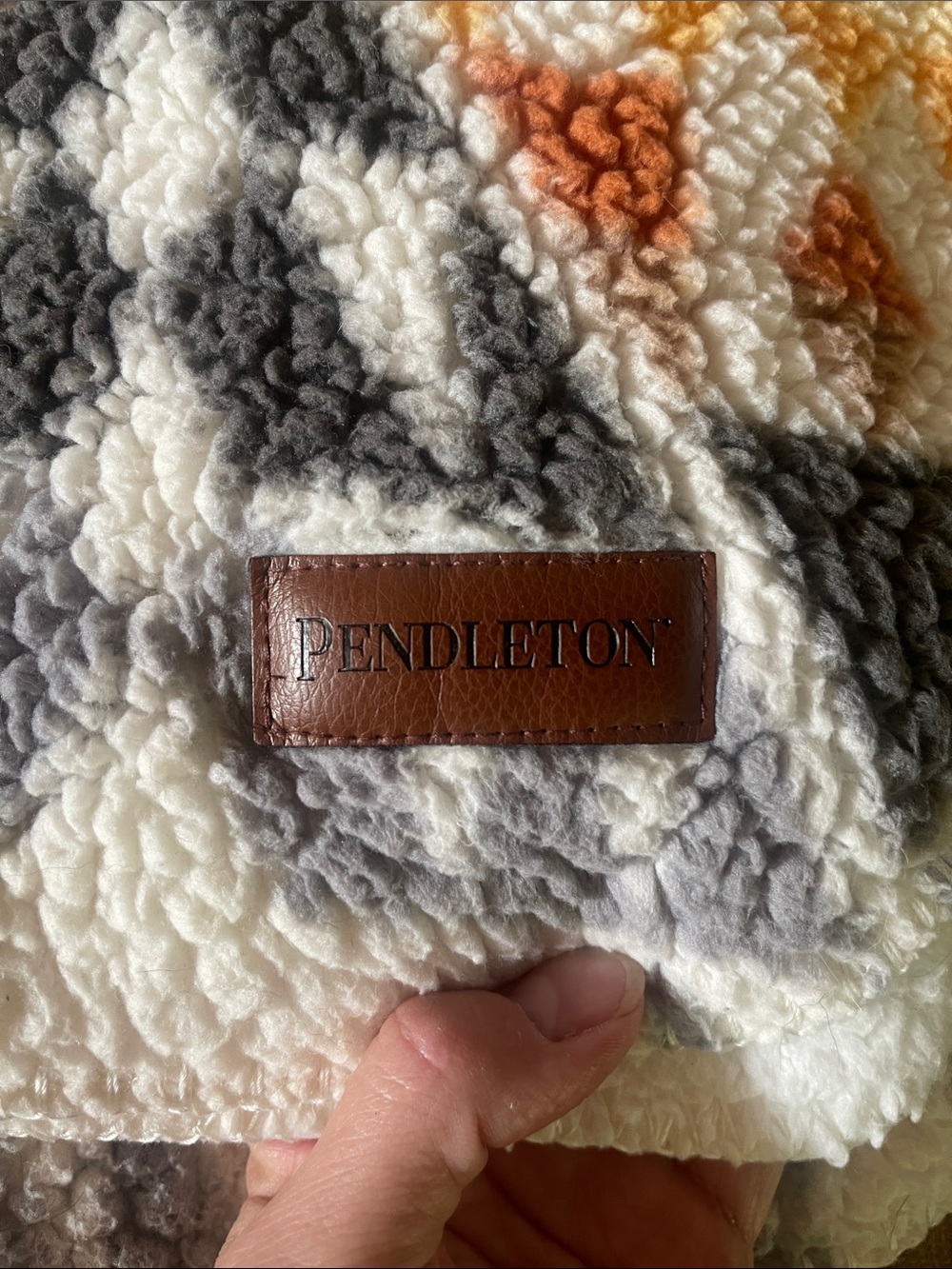 Pendleton Sherpa blanket - Picture 2 of 3